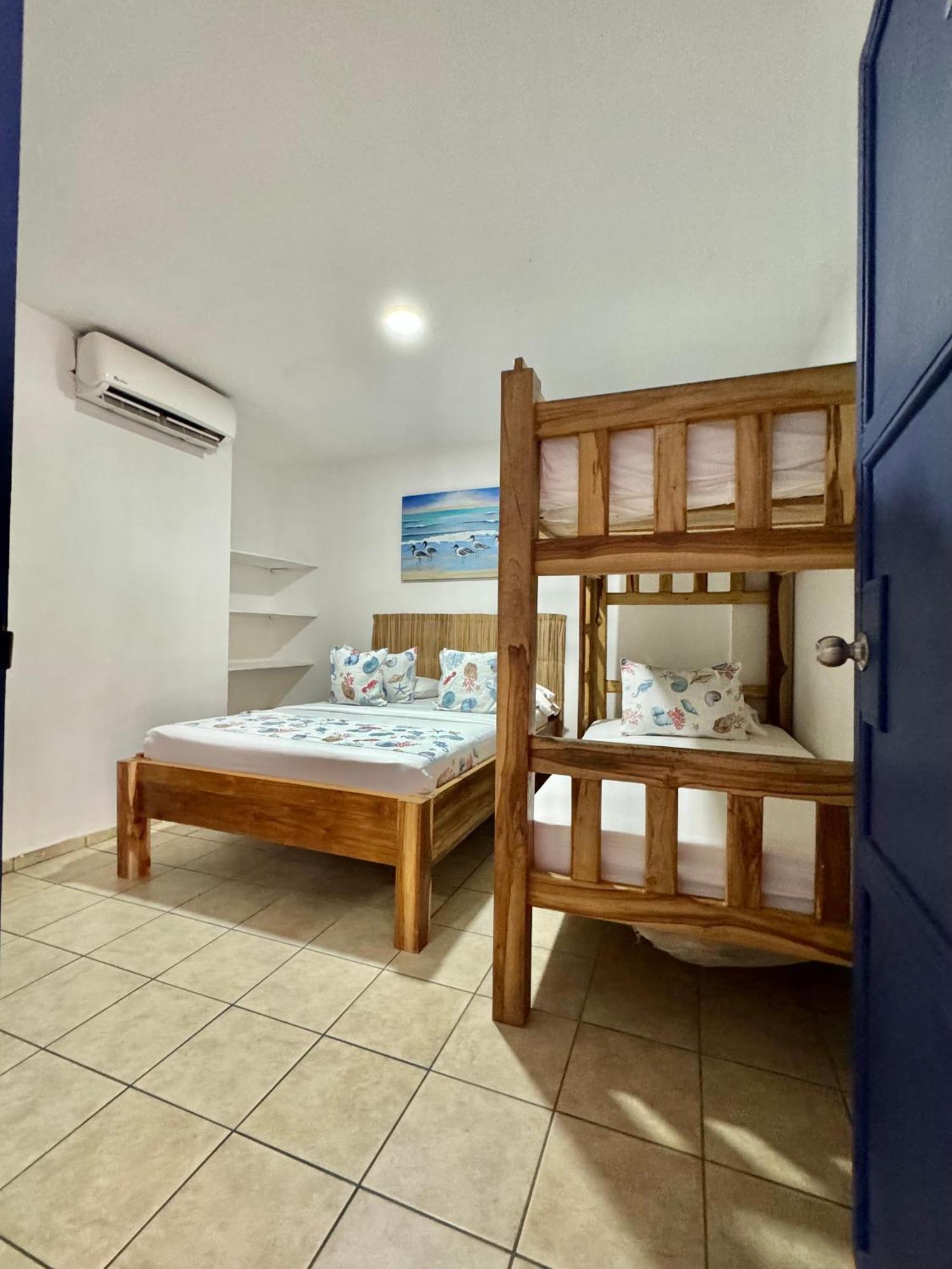 Hostel Beach House Rincon Exterior photo